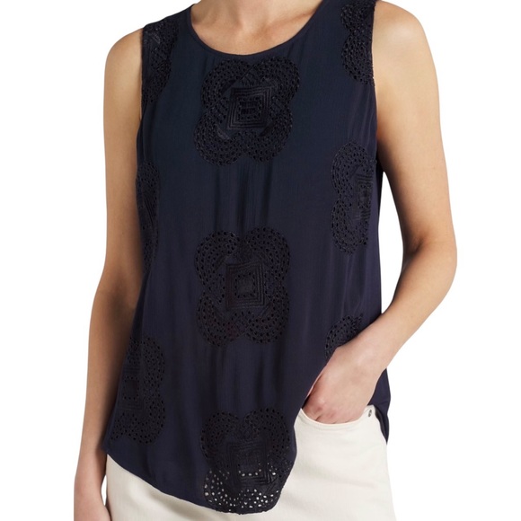 Daniel Rainn Tops - NWOT Daniel Rainn Navy Embroidered Keyhole Black Sleeveless Blouse